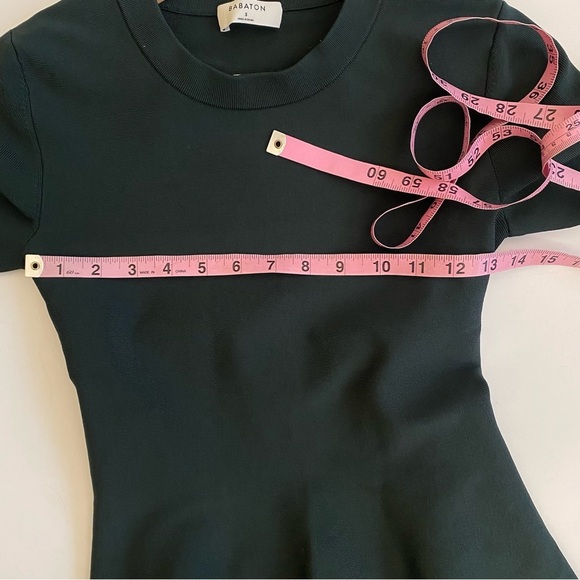 Aritzia || Babaton Piers Knit Peplum Long Sleeve Top Hunter Green Small - Picture 7 of 8